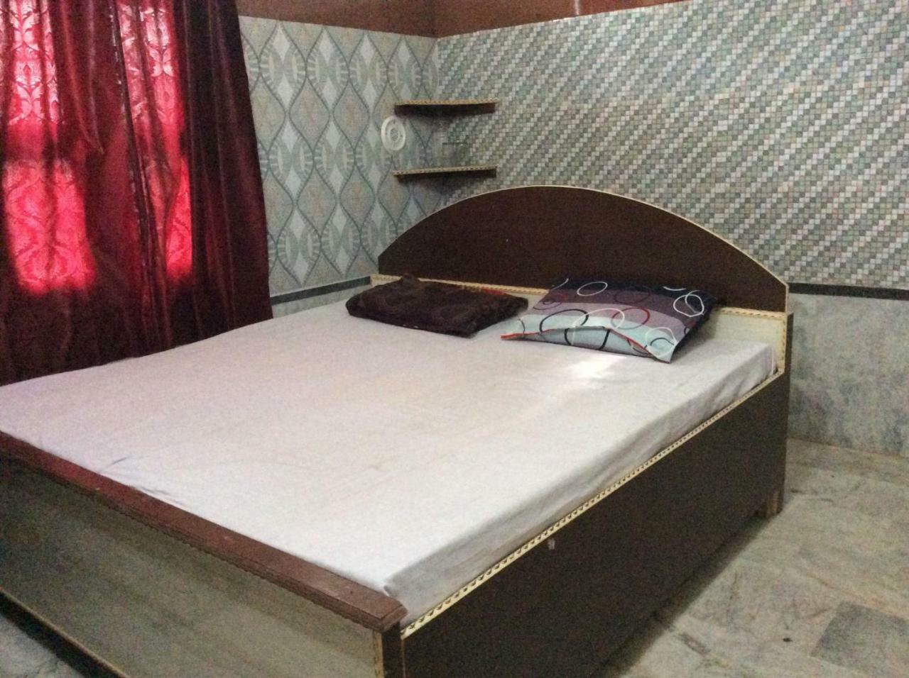 Oyo Om Sai Guest House Mainpuri Kültér fotó
